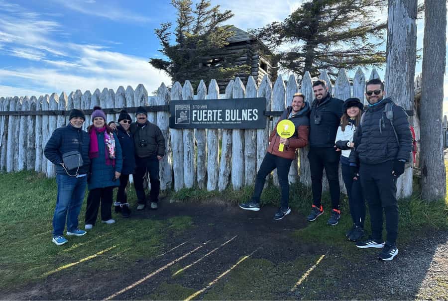 Punta Arenas: Fuerte Bulnes Shore Tour for Cruisers - Walking Through the Reconstructed Fort