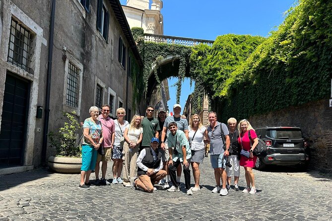 Rome: Exclusive 6 hour sightseeing tour in Golf cart for Cruisers - The Jesuit church and the surprises overhead