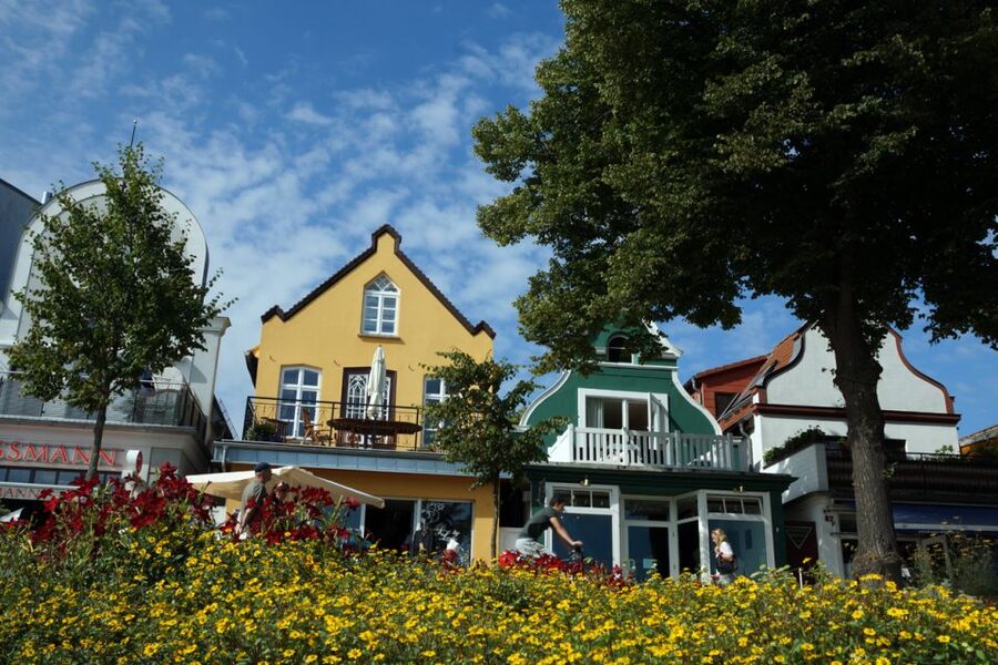 Rostock: Warnemünde and Rostock Half-Day Shore Trip - Meeting your guide at the cruise berth