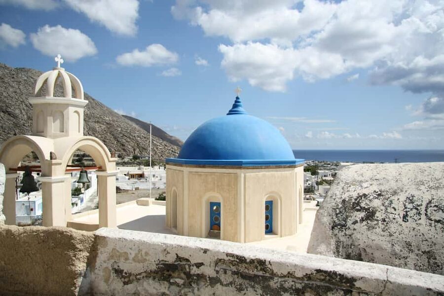 Santorini: 5‑Hour Private Tour for Cruise Ship Guests - What the guides add to the day