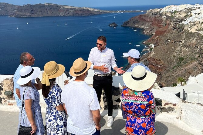 Santorini: Half-Day Island Sightseeing Tour - Oia: 90 minutes among white houses and blue domes