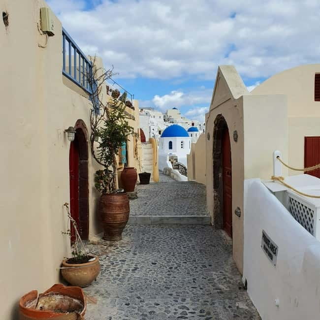 Santorini: Private Shore Excursion for Cruise Passengers - Pyrgos, the quieter village stop