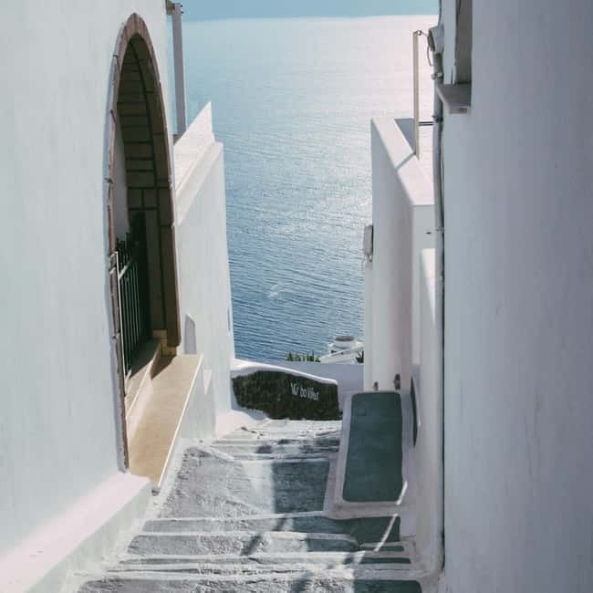Santorini: Private Shore Excursion for Cruise Passengers - What the private vehicle changes