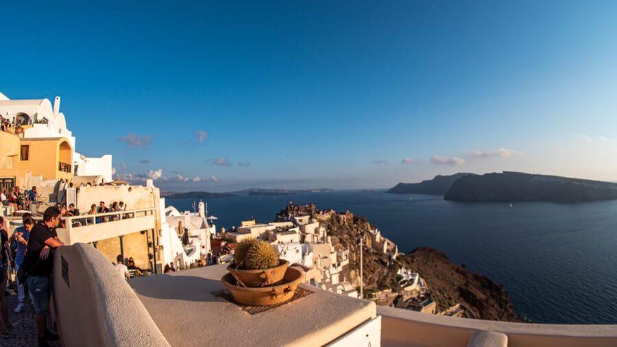 Santorini: Shore Excursion to Oia for Cruise Ship Passengers - Food, shopping, and local tips