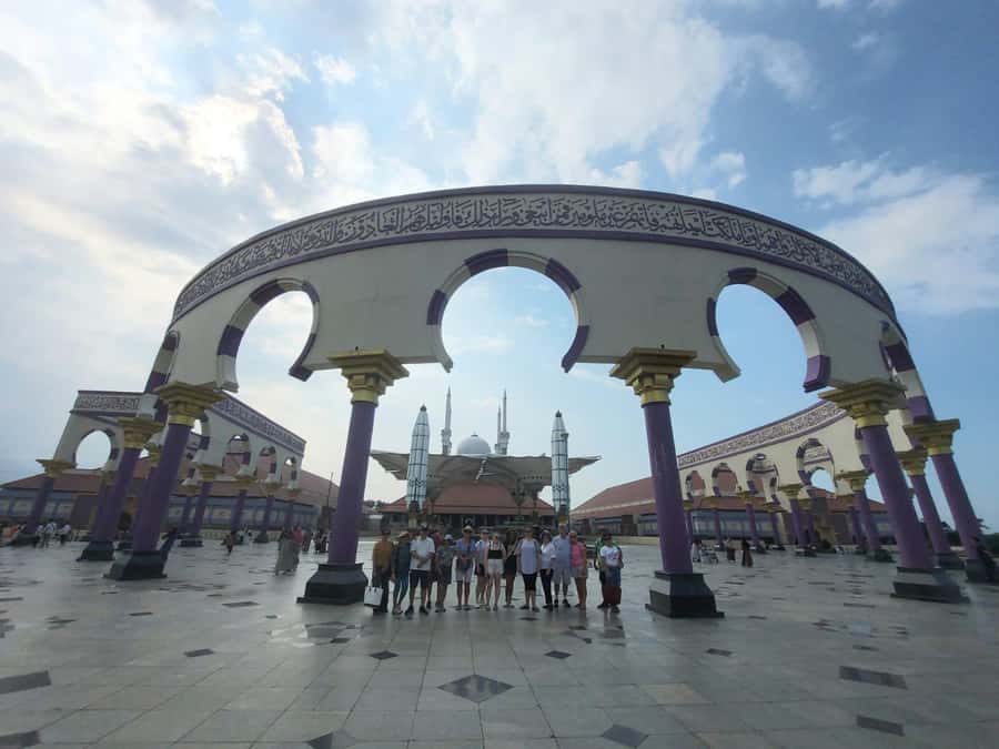 Semarang City Tour For Cruise Passengers - Indonesian lunch at a proper restaurant
