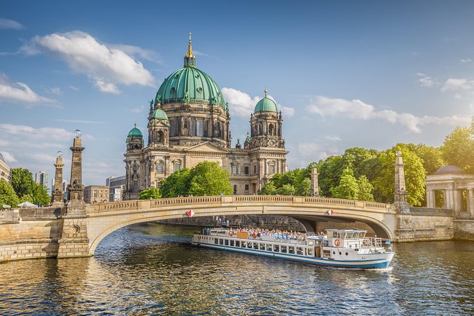 Semi-Private Berlin Highlights Shore Excursion from Warnemünde and Rostock Port - Your private Berlin setup