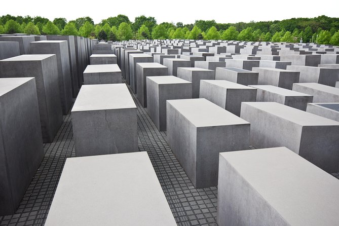 Semi-Private Berlin Highlights Shore Excursion from Warnemünde and Rostock Port - Lunch and a flexible afternoon route