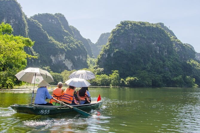 Shore Excursion Discovery Hanoi City from HaLong Bay Port - Lunch with a choice of Vietnamese classics