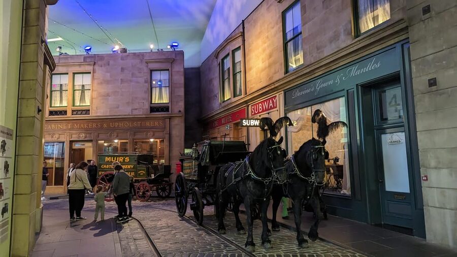 Shore Excursion f/Greenock: Glasgow, Kelpies, Falkirk Wheel - Key points at a glance