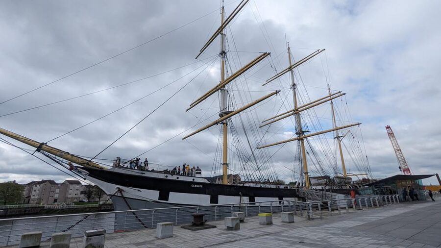 Shore Excursion f/Greenock: Glasgow, Kelpies, Falkirk Wheel - A long day that connects Scotland’s past and present