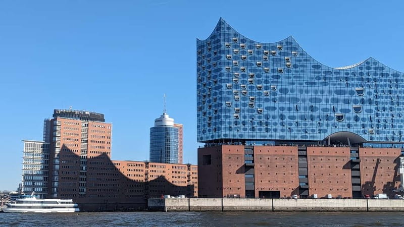 Shore excursion from Kiel to Hamburg. Private Van Tour. - A private ride from Kiel to Hamburg