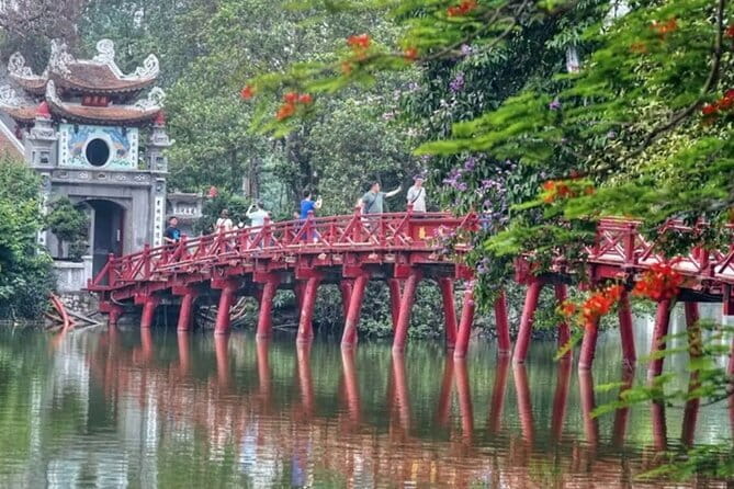 Shore Excursion: Full-day Hanoi City Tour from Halong Port - Tran Quoc Pagoda beside West Lake
