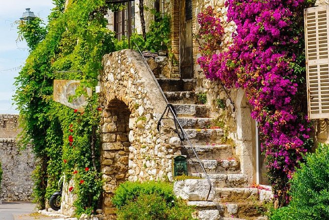 Shore Excursion Private Half Day: Cannes, Antibes, Juan les Pins - Antibes Old Town and its Mediterranean ramparts