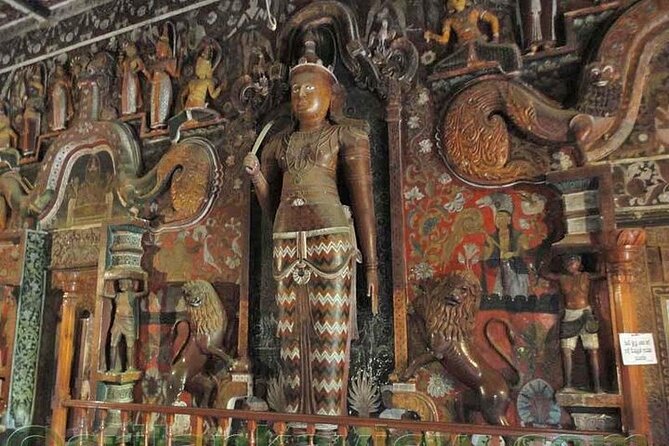Shore Excursions Colombo Port Passenger Terminal -Kalaniya Temple - The Red Mosque and Colombo’s crowded commercial center