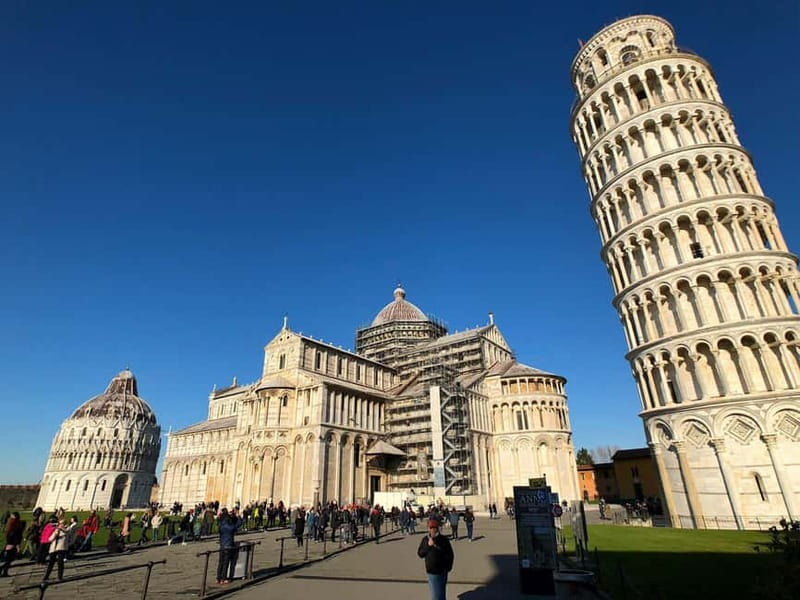 Shore Trip from La Spezia: Pisa,Lucca,lunch & tasting Winery - Three Tuscan stops without changing trains