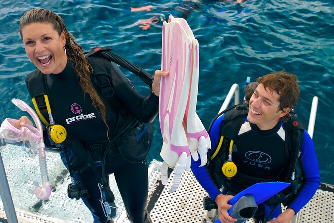Silversonic Outer Great Barrier Reef Cruise from Port Douglas - Introductory scuba with calm instruction