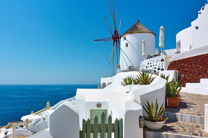 Skip Sky Tram !!! Hassle-Free 5 Hour Tour for Cruise Passengers - Oia supplies the postcard streets and famous windmills