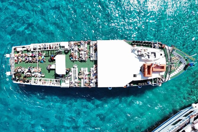 Spinalonga & Lunch-Daily At 10:00 From The Port Of Agios Nikolaos - Crowding, seating, and the boat atmosphere