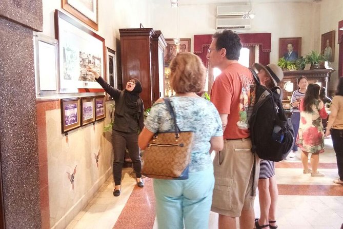Surabaya Shore Excursion For Cruise Passengers - Guides, vehicles, and the human factor