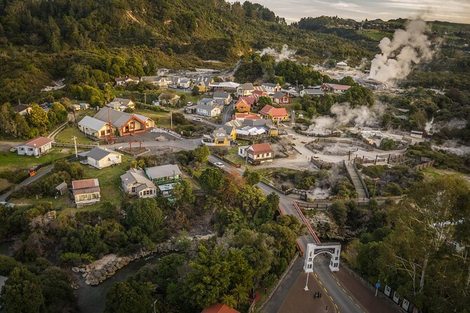 Tauranga Shore Excursion: Rotorua Highlights - Lunch in Rotorua, with your own budget