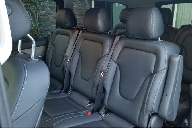 Taxi minibus Transfer Amsterdam Hotel to cruise port Amsterdam - The driver contact system reduces pickup worry