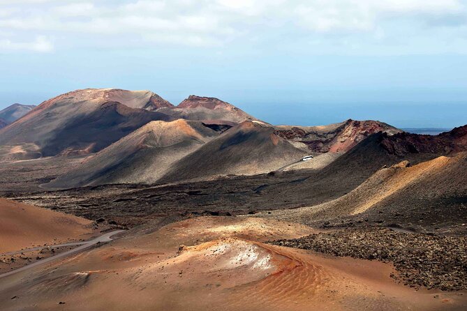 Tour to Timanfaya, La Geria and Laguna Verde for cruise passengers - La Geria, where vines grow in black ash