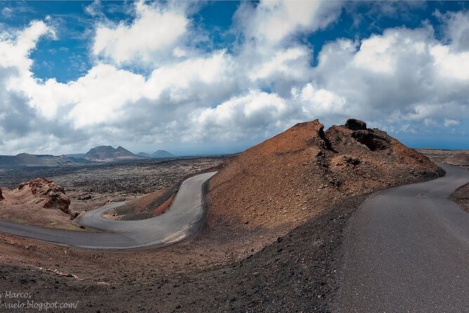 Tour to Timanfaya, La Geria and Laguna Verde for cruise passengers - Timanfaya’s red craters and black lava