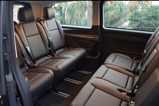 Transfer from Barcelona City to cruise port Private transfer - Private vehicles, seven passengers, and the luggage question