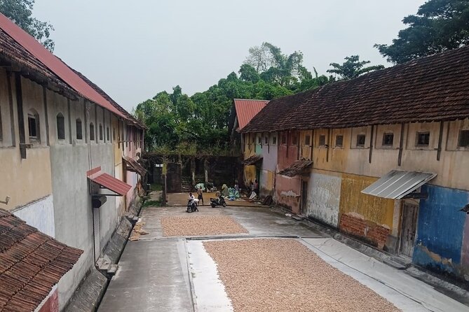 Tuk Tuk Kochi Tours with pickup from Cruise Ship - Paradesi Synagogue and the spice trade