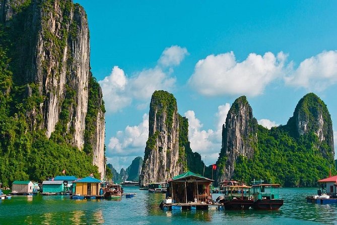 VIP Ha Long Bay 6 hour FUJI cruise with latest luxury cruise ship + limousine + highway + dinner for Japanese only - A seafood lunch with a practical warning