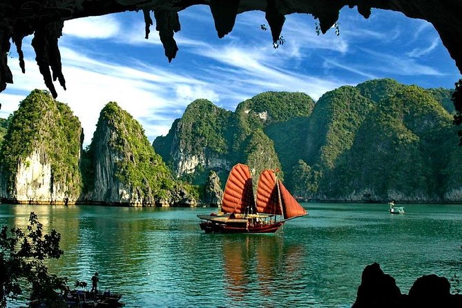 VIP Ha Long Bay 6 hour FUJI cruise with latest luxury cruise ship + limousine + highway + dinner for Japanese only - Leaving Hanoi by limousine and expressway