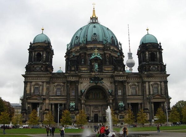 Warnemuende Shore Excursion: Private Berlin Tour - Key points to know before booking